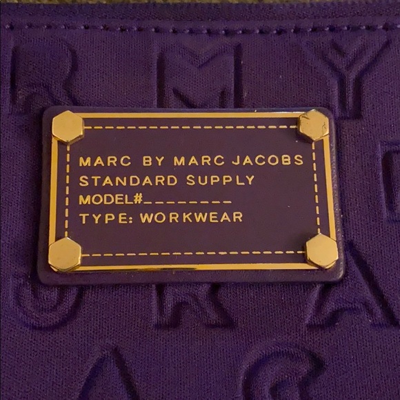 COPY - Brand new without tags! ~ Marc Jacobs Pouch - Picture 3 of 8
